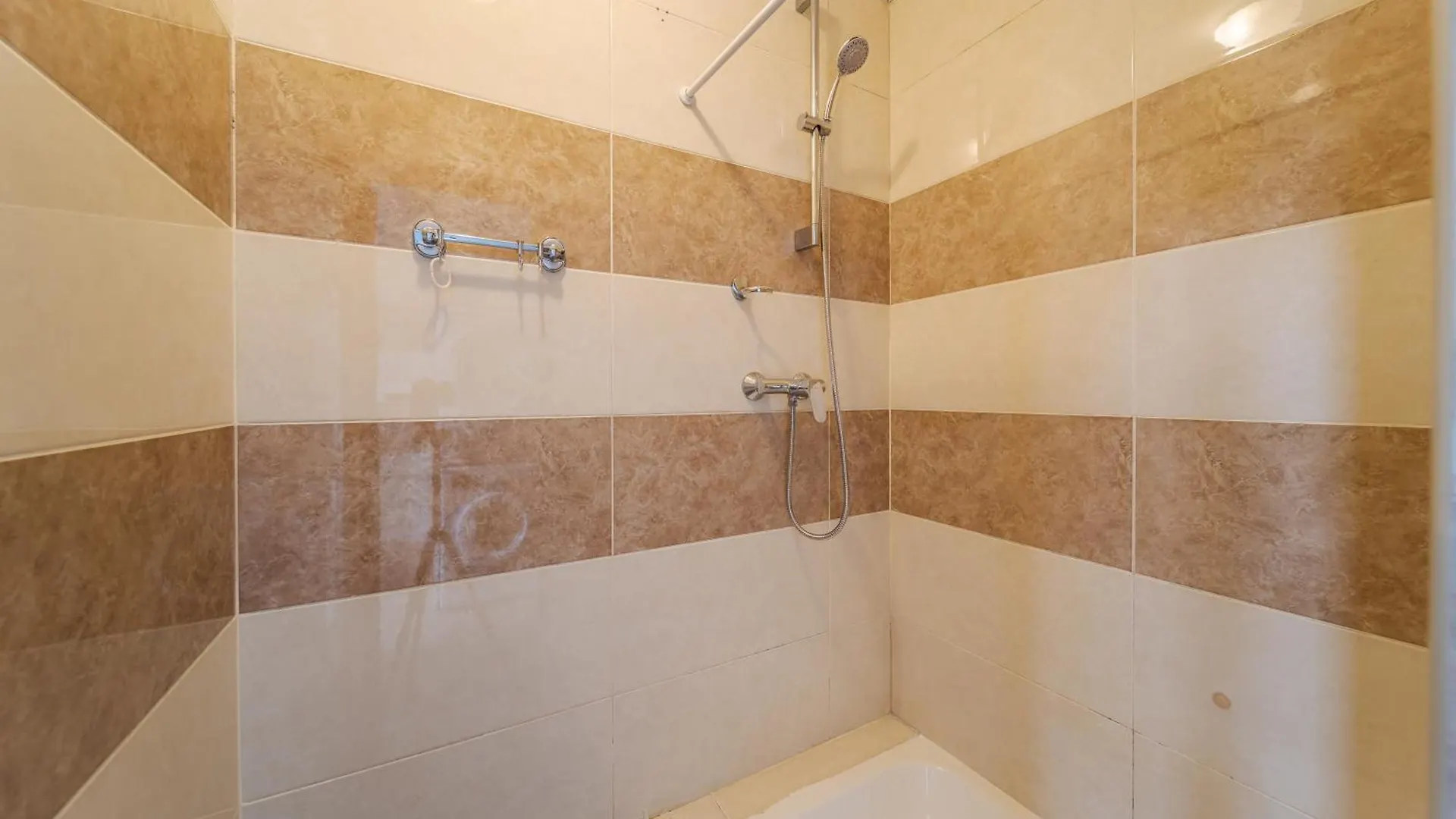 Soborniy Hostel 리비프